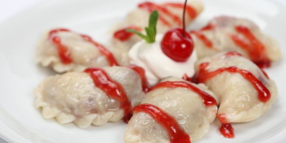 Рецепт вареников с вишней и творогом