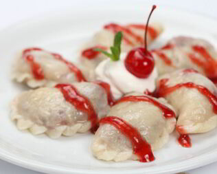 Вареники с вишней и творогом