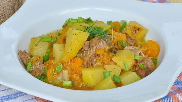 домашнее жаркое на пиве с тыквой в мультиварке