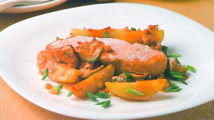 Рыбное жаркое в горшочках