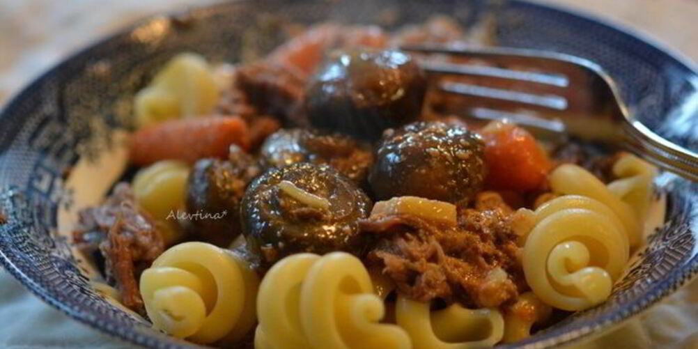 Рецепт жаркого из говядины с грибами