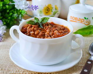 Жаркое из говяжьего фарша, помидоров и фасоли