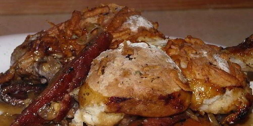 Рецепт жаркого из курицы с булочками с сыром