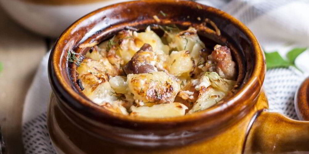 Рецепт жаркого из курицы в горшочках