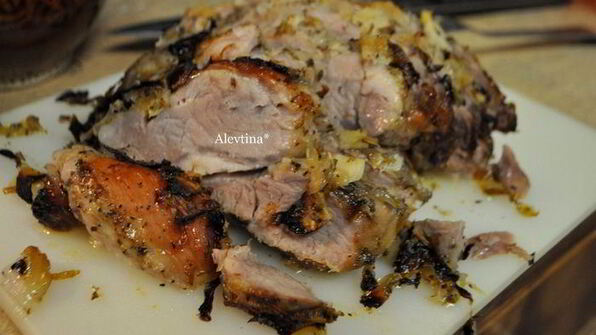 жаркое из свинины с луком, чесноком и цитрусом