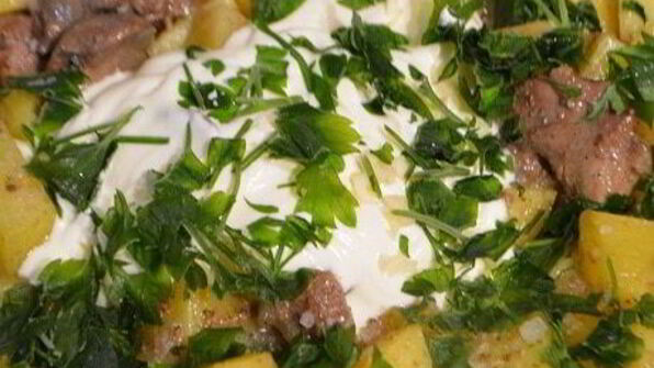 жаркое с картофелем и куриной печенью