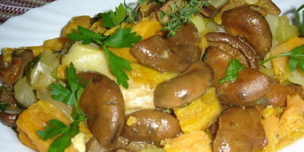 Рецепт жаркого с курицей и грибами