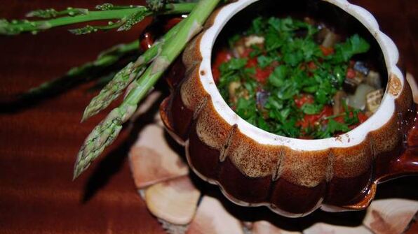 жаркое в горшочке краски лета