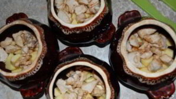 жаркое в горшочке с картофелем
