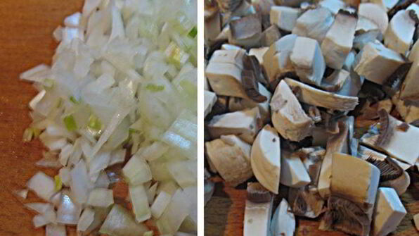 картофельные зразы с грибами, запеченные в духовке с луковым соусом без муки