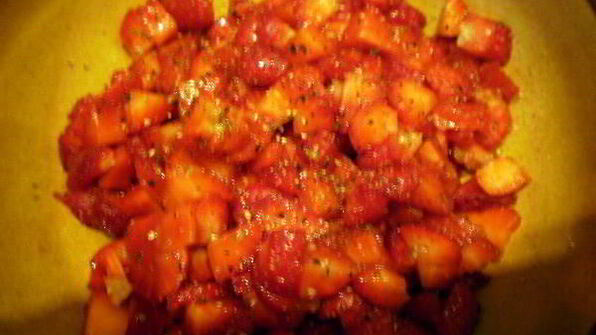 мясные зразы с клубникой и сыром фета