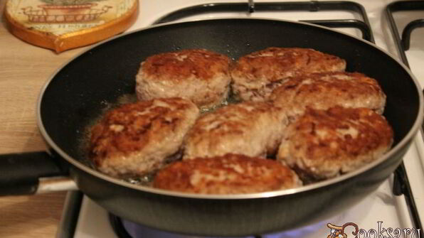 мясные зразы с сыром и сливочным маслом