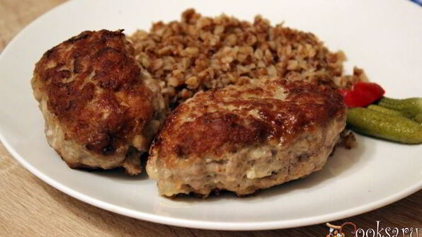 мясные зразы с сыром и сливочным маслом