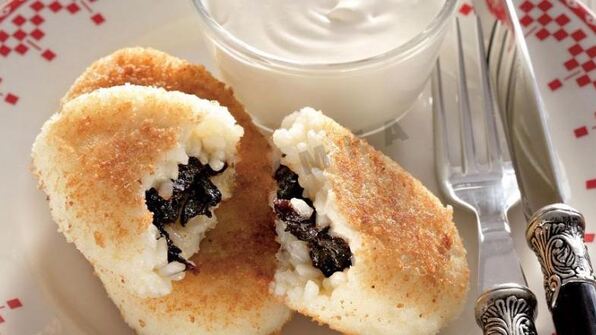 зразы из рисовой каши на молоке с черносливом