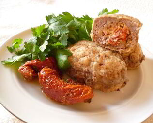 Зразы с вялеными помидорами