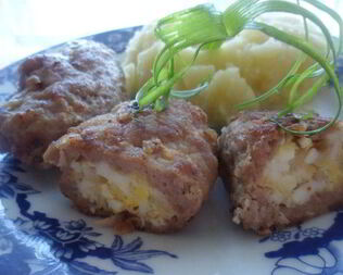 Зразы с яично-сырной начинкой