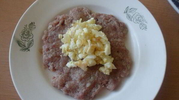 зразы с яично-сырной начинкой