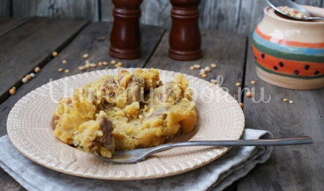 Гороховая каша со свининой в мультиварке