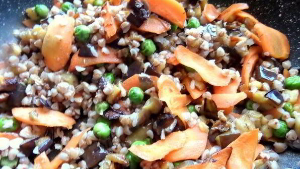гречка с баклажаном и морковкой