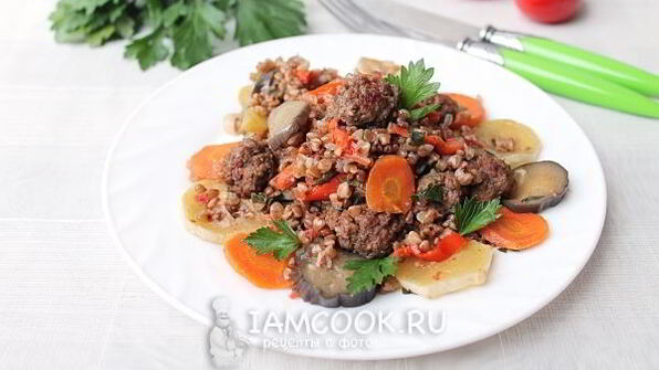 гречка с фаршем и овощами