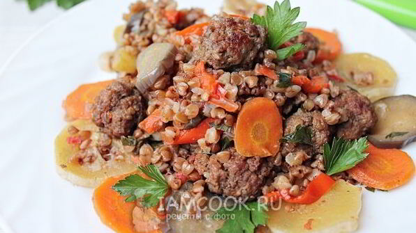 гречка с фаршем и овощами