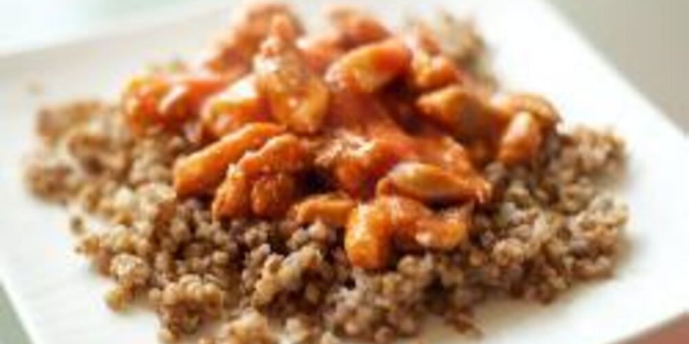 Рецепт гречки с курицей в томатном соусе