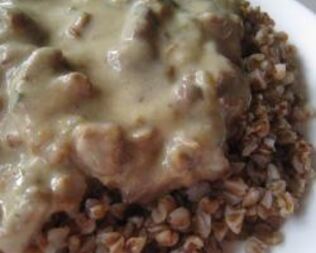 Гречка с лисичками в сливочном соусе