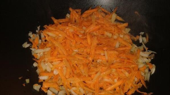 гречка с овощами и грибами в томатном соусе