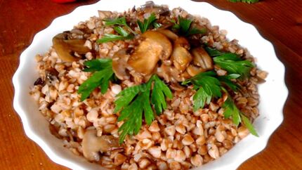 Гречневая каша с грибами и луком