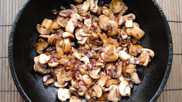 гречневая каша с грибами и луком