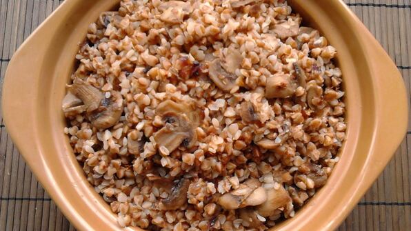 гречневая каша с грибами и луком