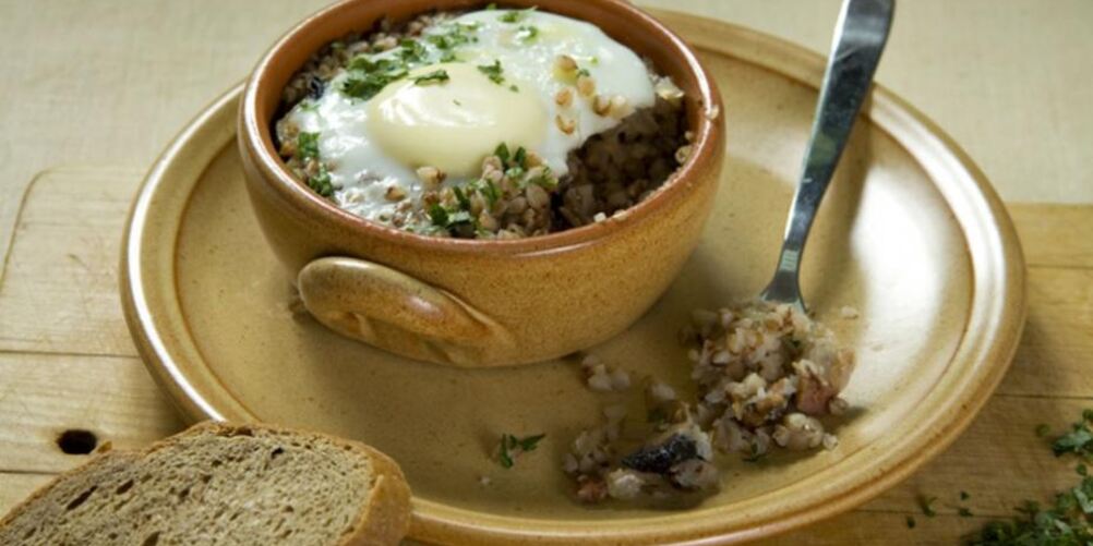 Рецепт гречневой каши с яйцом, грибами и куриной грудкой