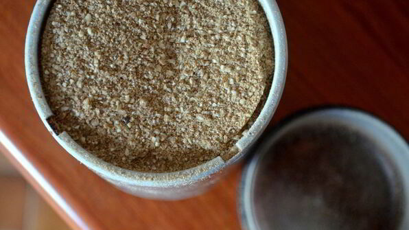 каша из молотой гречневой крупы с томлеными яблоками