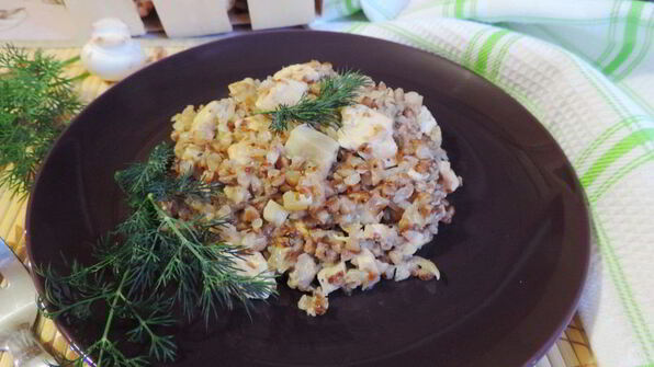 сливочная гречка с грибами и курицей