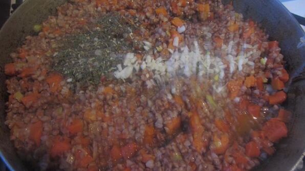 тушеная гречневая каша с тыквой