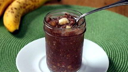 Овсянка в банке с бананом и какао