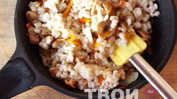 перловка с грибами