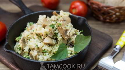 Пшеничная каша с грибами и жареным луком