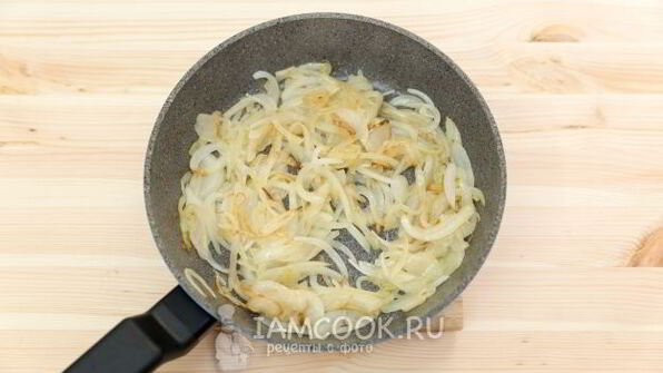 пшеничная каша с грибами и жареным луком