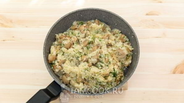 пшеничная каша с грибами и жареным луком