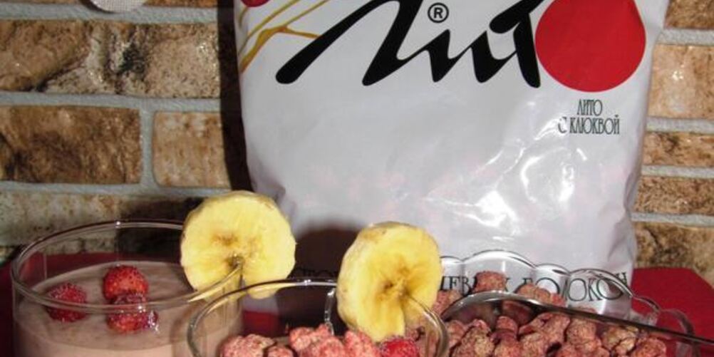 Рецепт бананова-клубничного коктейль с добавлением лито