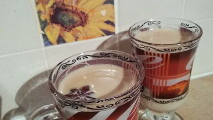 Чай с молоком и специями