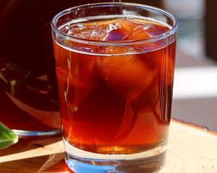 Холодный чай с лимоном