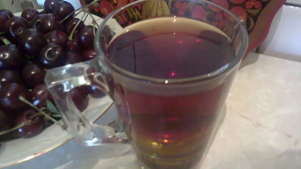 холодный чай с вишней