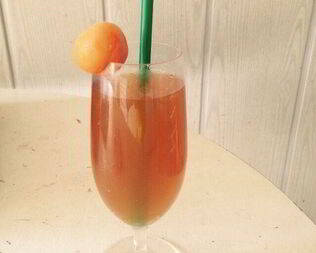 Холодный персиковый чай