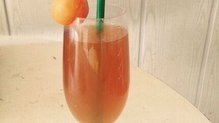 Холодный персиковый чай