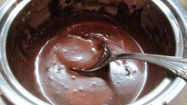 груши в анисовом сиропе с шоколадным соусом