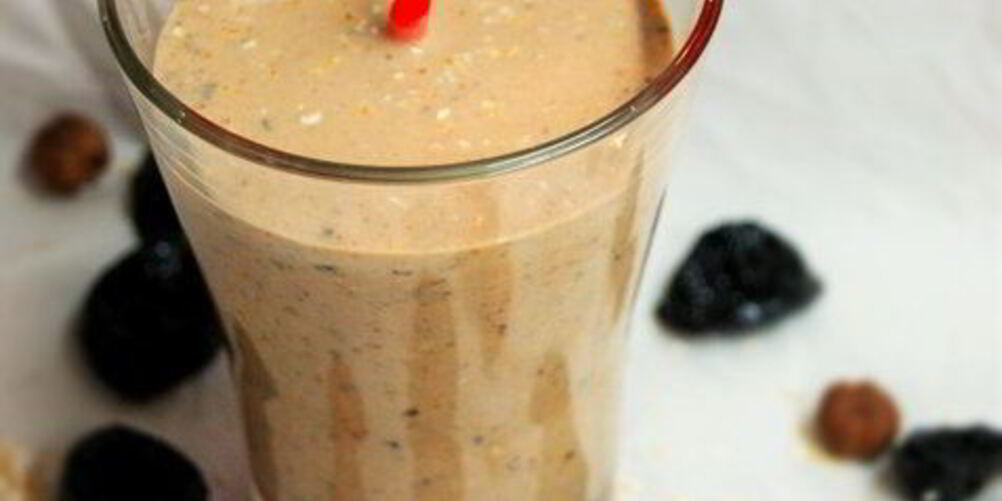 Рецепт кефирного коктейля с отрубями и черносливом