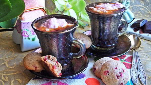 кофе с малиновыми сливками
