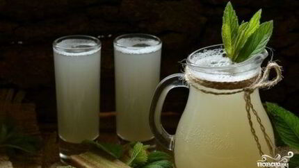 Квас из ревеня